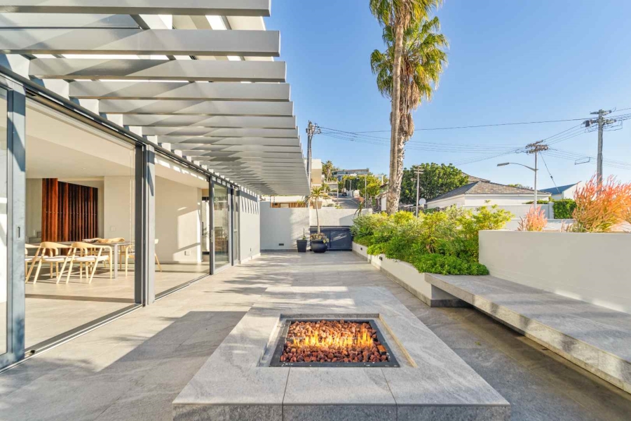 4 Bedroom Property for Sale in Fresnaye Western Cape